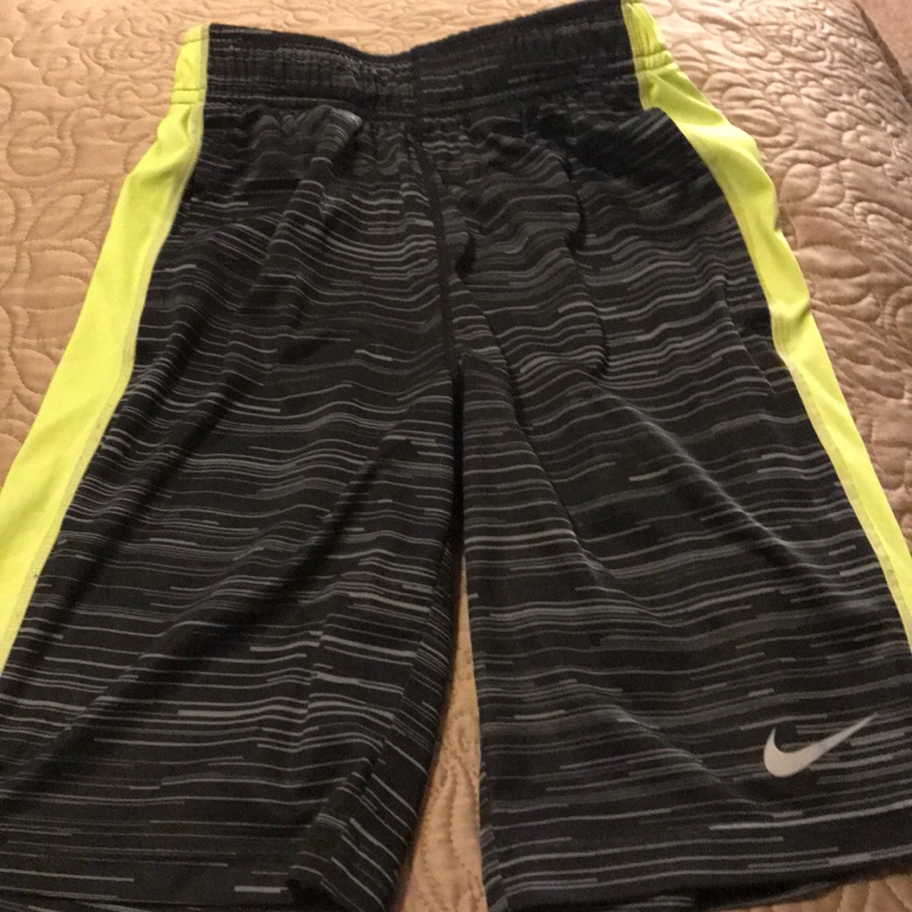 Boys Nike dry fit
